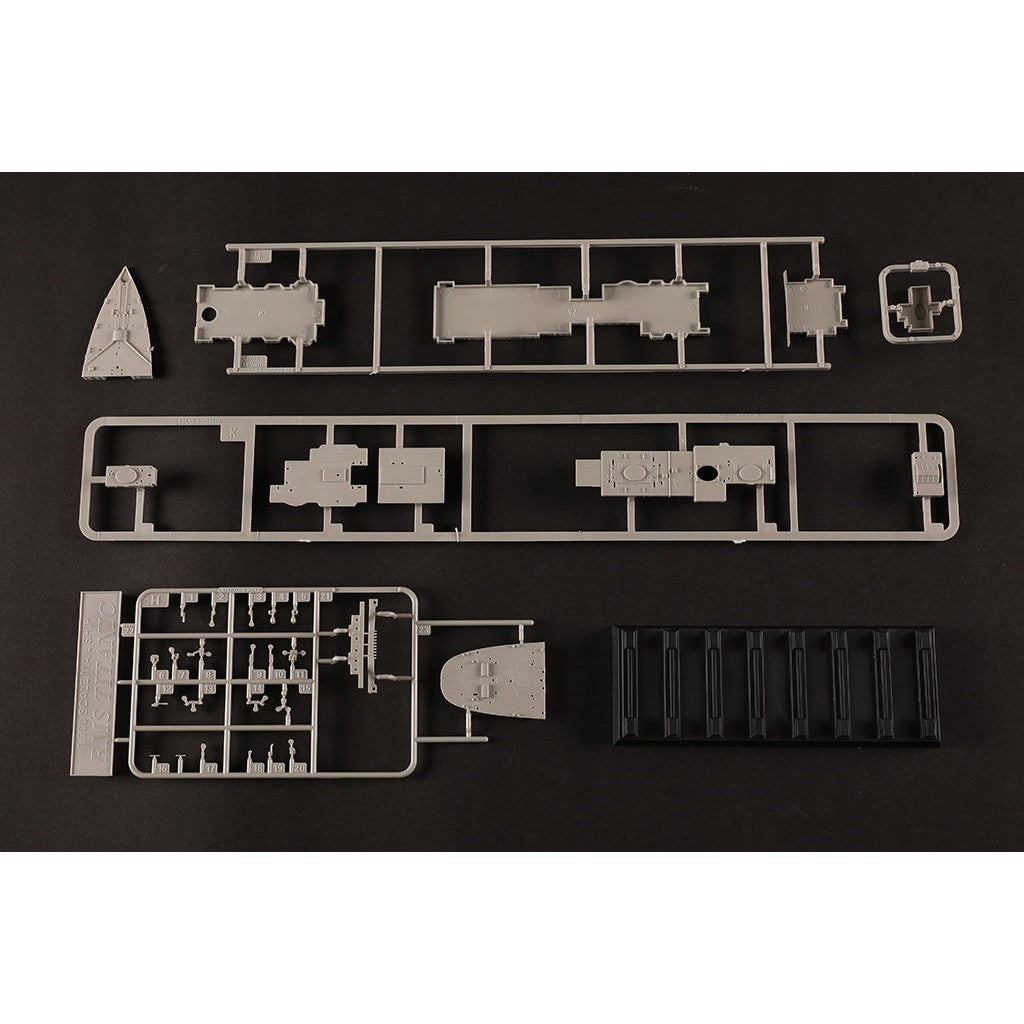 1/700 Titanic Plastic Model Kit