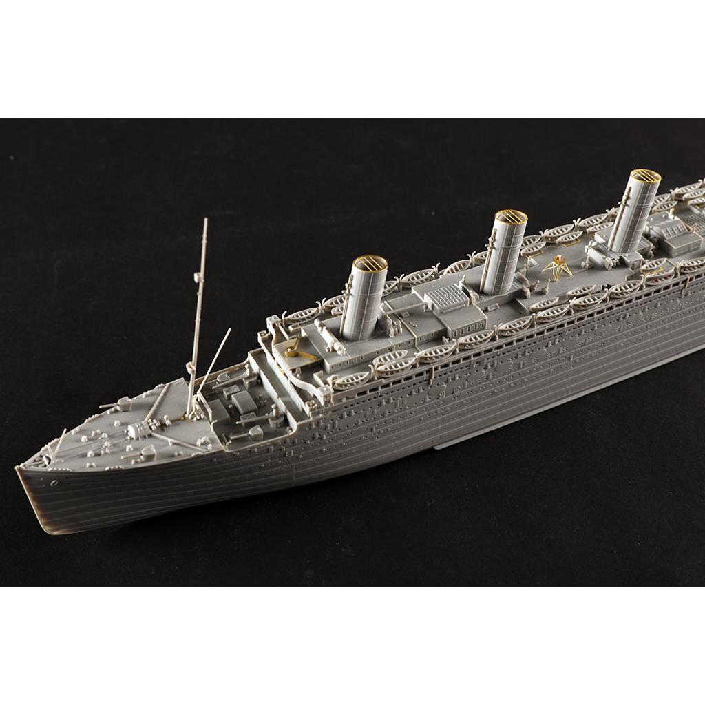 1/700 Olympic Plastic Model Kit