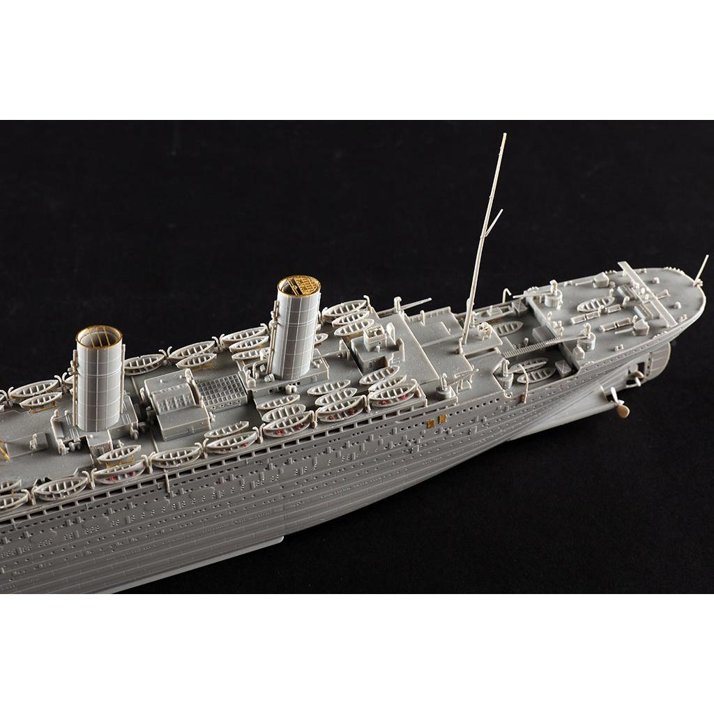 1/700 Olympic Plastic Model Kit