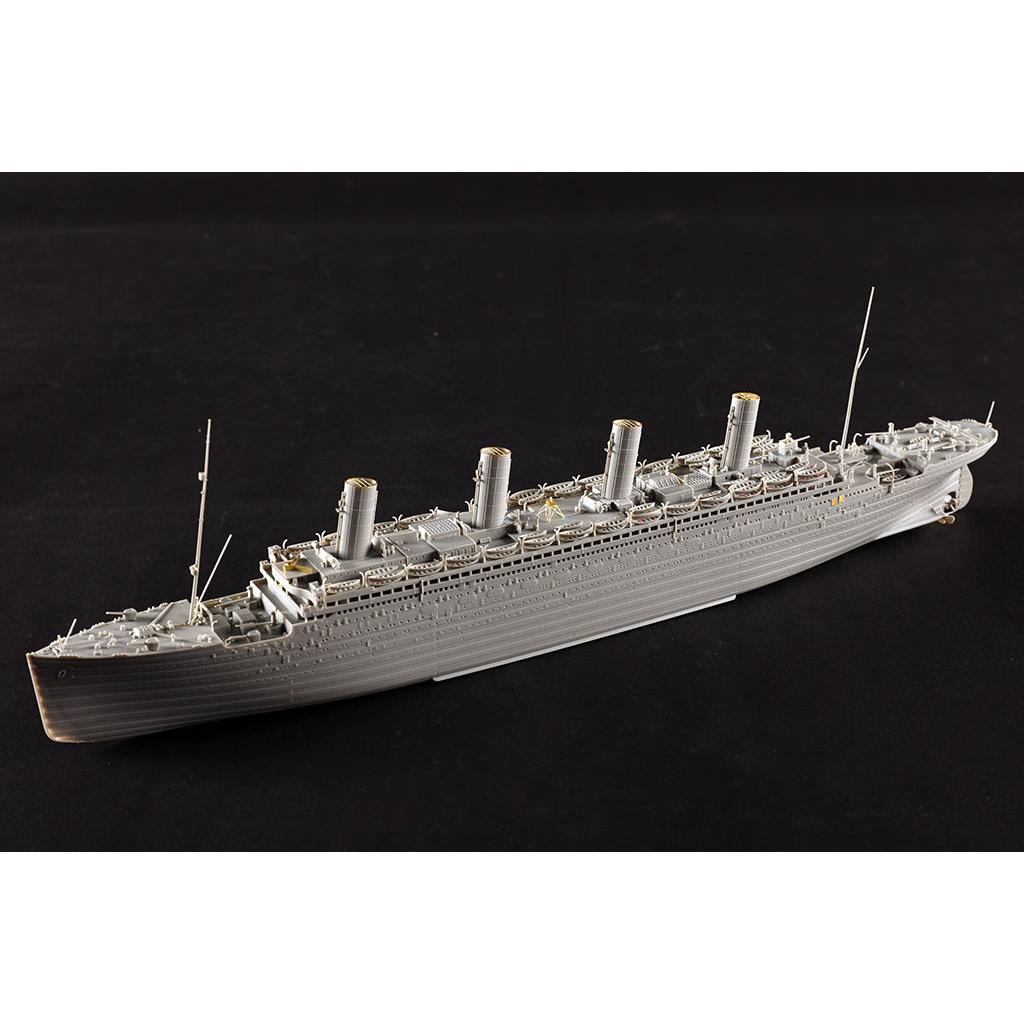1/700 Olympic Plastic Model Kit