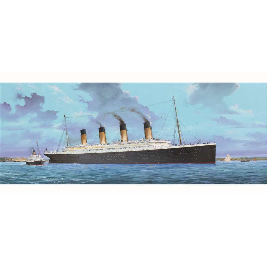 03719 1/200 Titanic with LED Light Set Plastic Model Kit