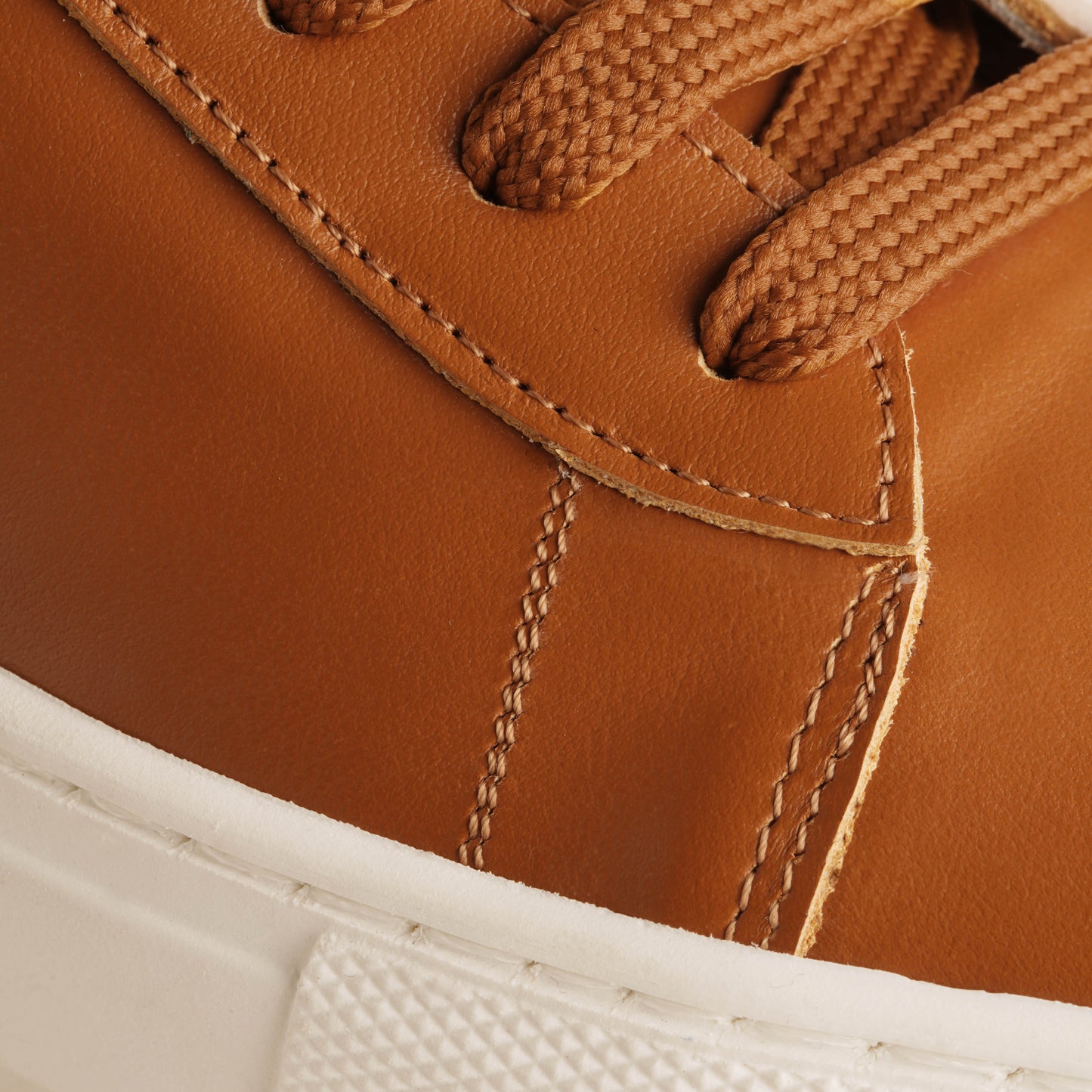 Silvia Sneakers Tan